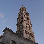Curic Τρογκίρ