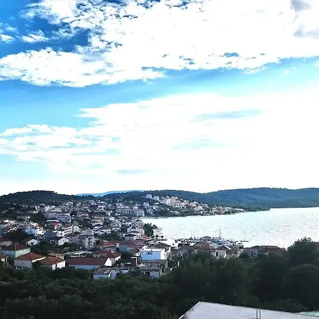 Curic Τρογκίρ
