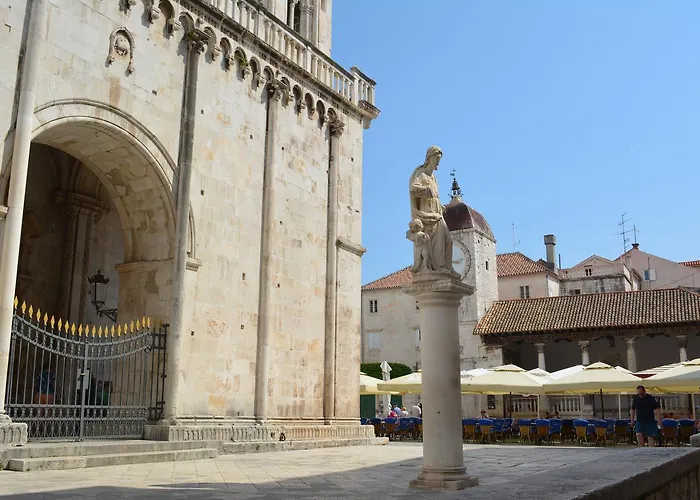 Curic * 트로기르